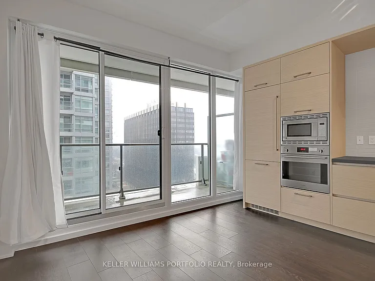 2221 Yonge St #1106 — Photo 14