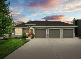 19707 NE 197th Ter, Smithville, MO 64089