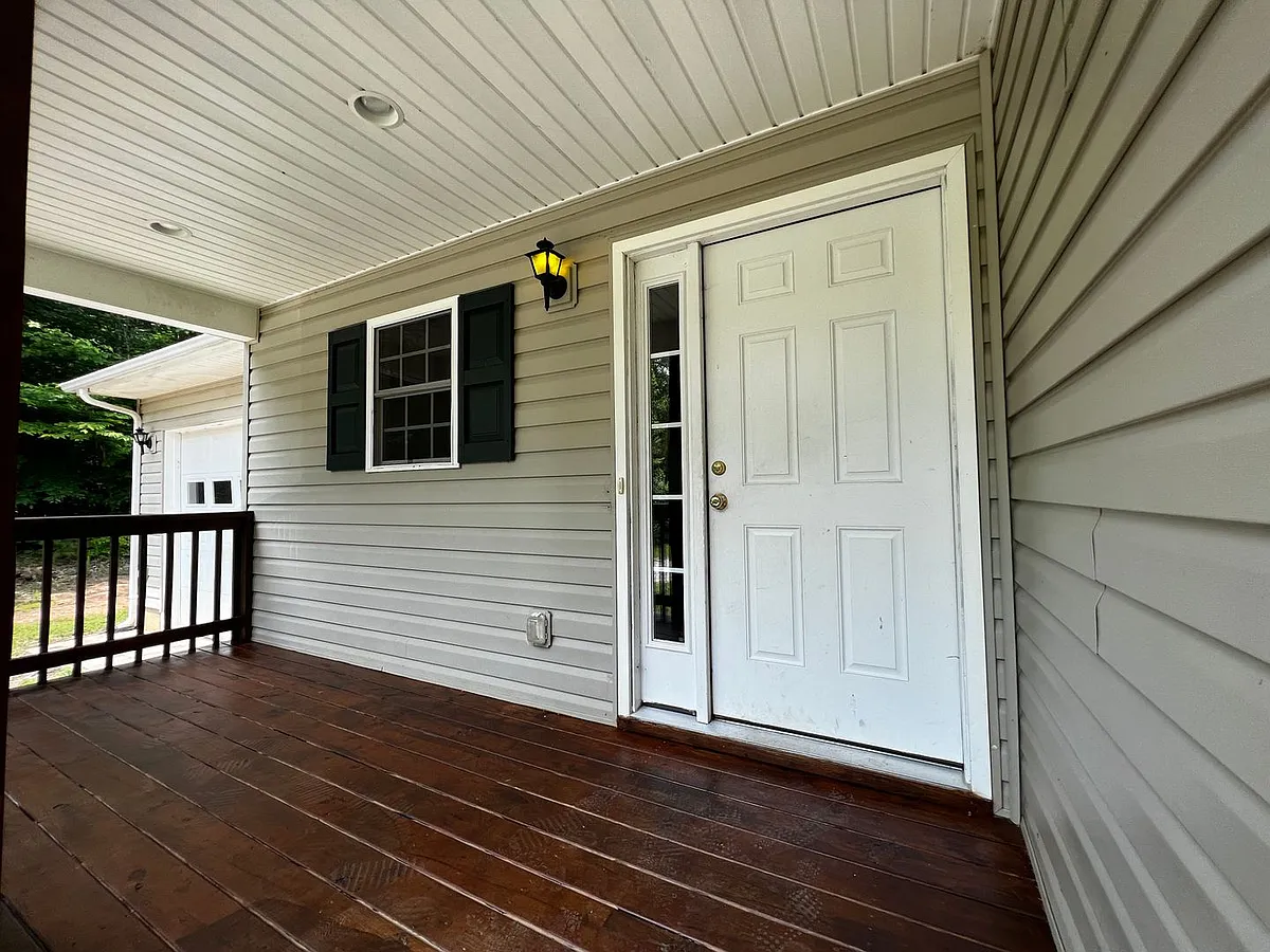 Building Photo - 596 Landing Rd