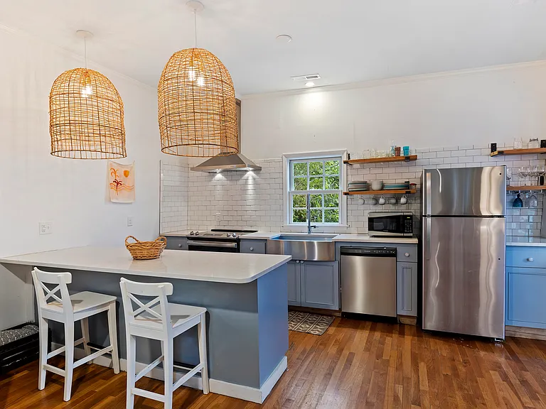 29 Bogard St #B — Photo 2