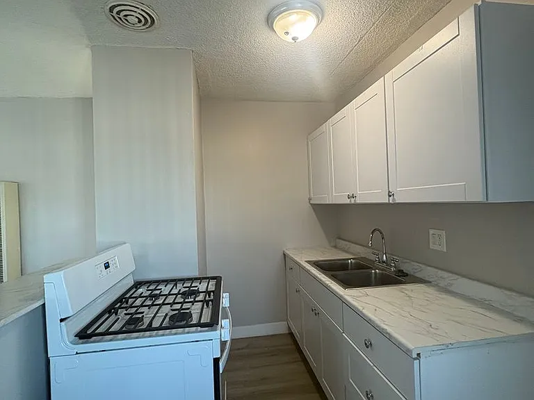 Marine Bay Apartments — Photo 3