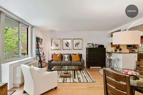 Sold by Triplemint | media 2