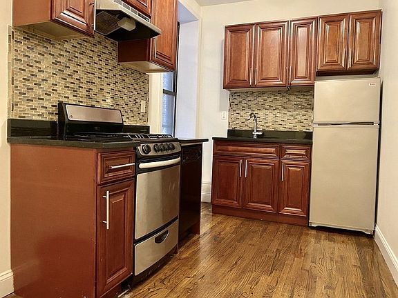 3rd image of 213 E 4th St #1B