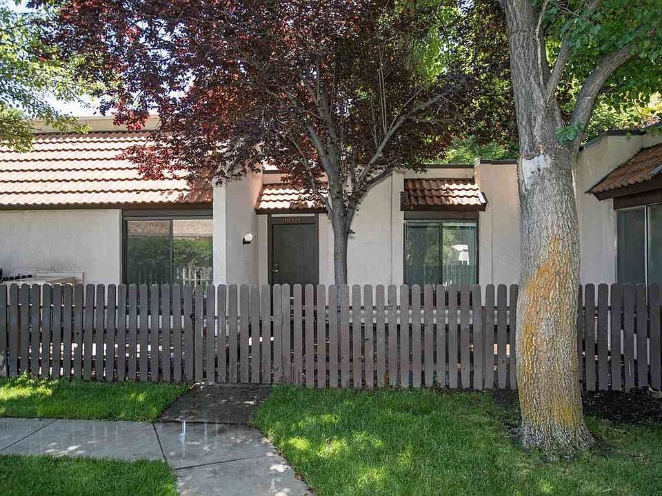 1st image of 1032 Baywood Dr APT C