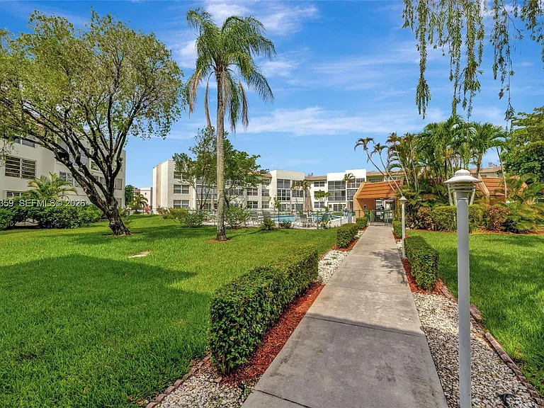 6800 Royal Palm Blvd #302F — Photo 31