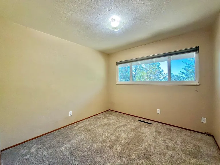 275 Cold Springs Rd — Photo 15