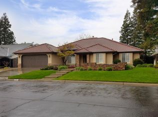 888 N Cindy Ave, Clovis, CA 93611