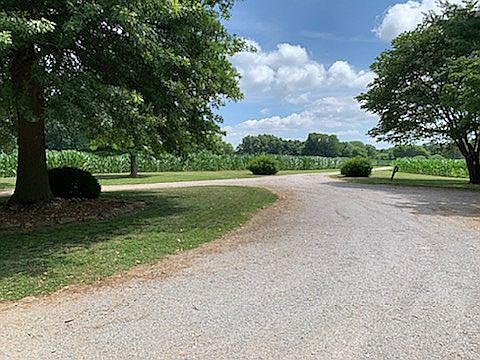 Front w/ circle drive