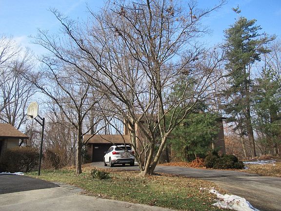 3rd image of 8617 Carlynn Dr