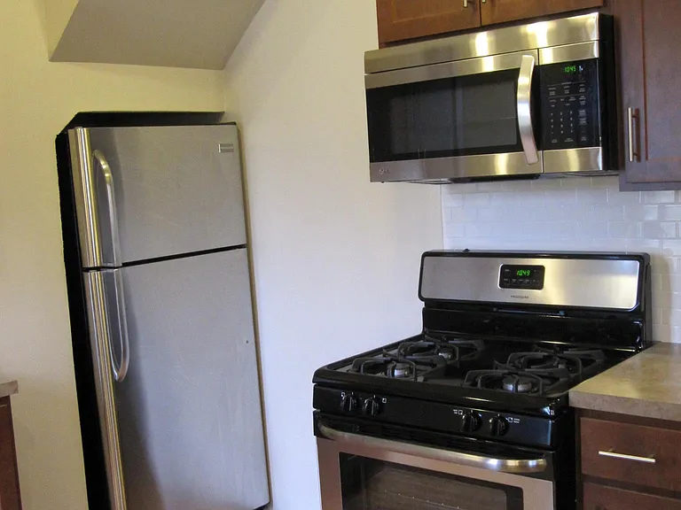 821 Hovey St SW — Photo 7