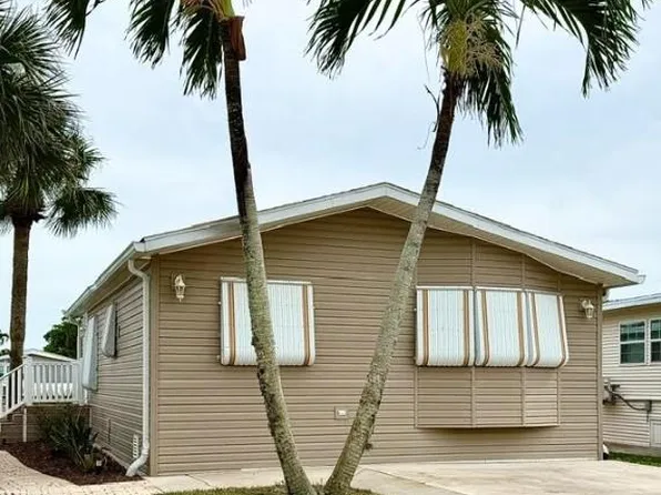 396 Leopard LN #396, NAPLES, FL 34114