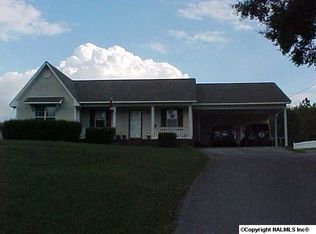 696 Taylor Rd, Hartselle, AL 35640