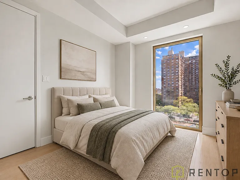 960 Franklin Ave #257 — Photo 6