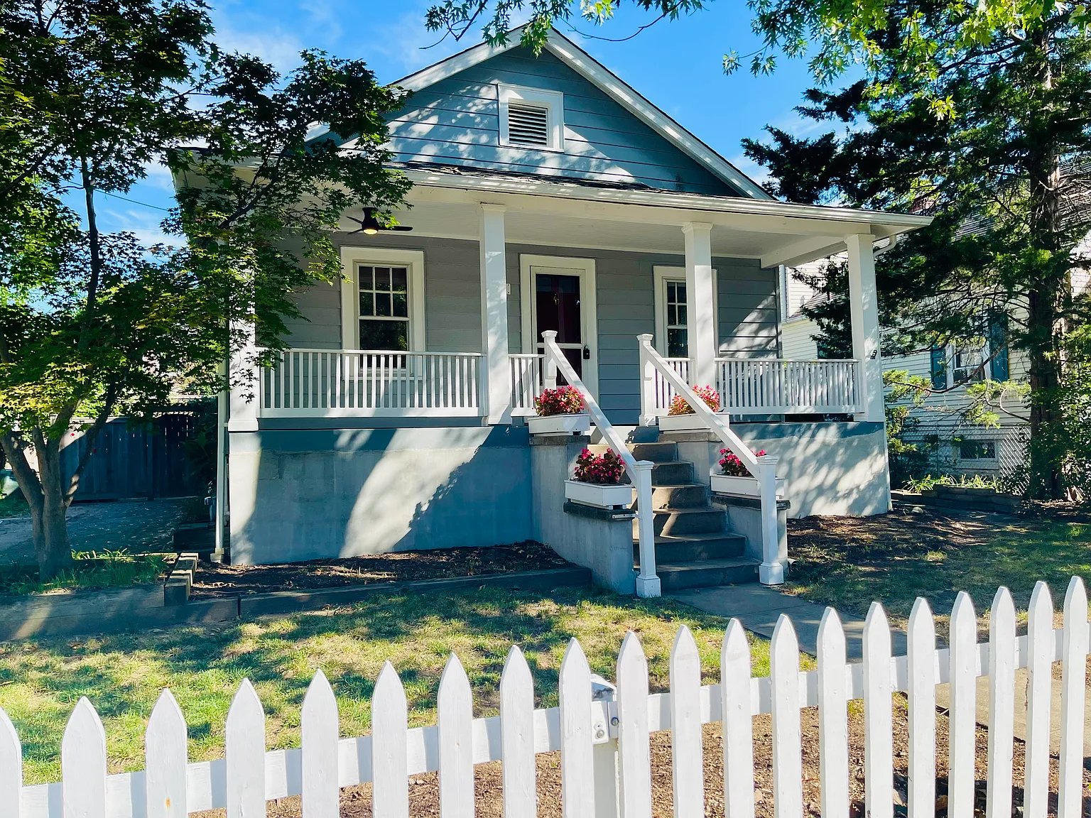 3 bed, 1.5 bath, 1147 sqft, $5,000 — Photo 2