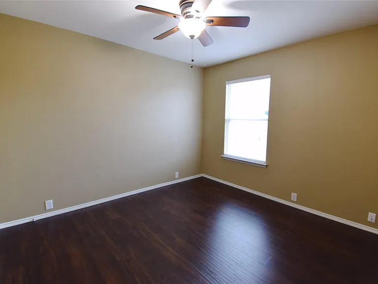 1006 Abigail Dr — Photo 16