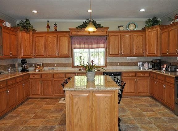 3rd image of 2150 County Road 31300