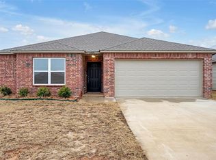 3008 Russell Rd, Chickasha, OK 73018
