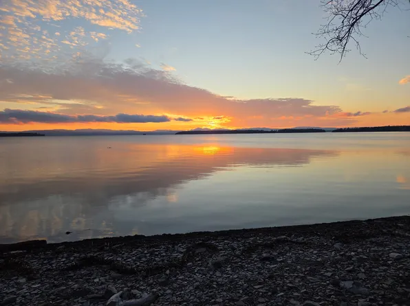 98 W Shore Rd, South Hero, VT 05486