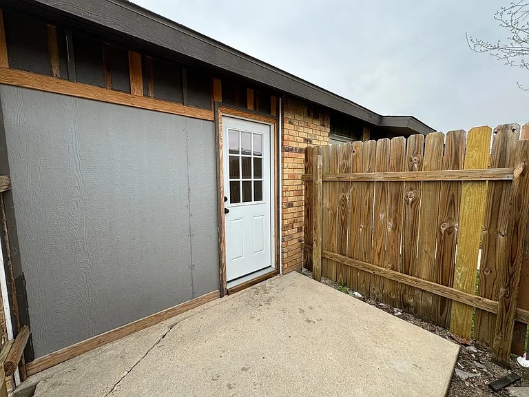 2316 Andover Dr — Photo 21