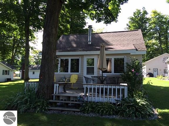 2nd image of 7171 Lakeside Dr