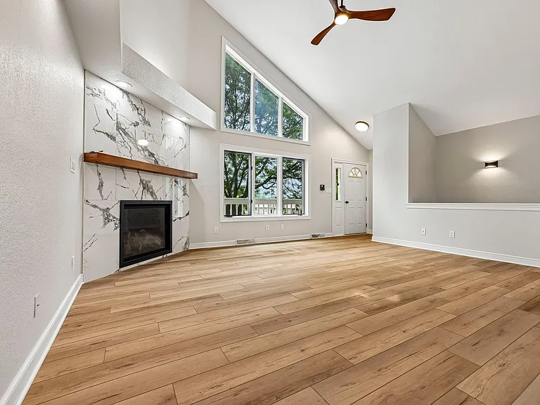 11108 W Forest Home Ave — Photo 2