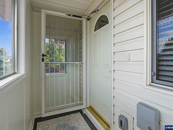 5th image of 2049 W Hayes St
