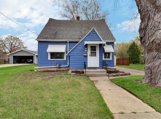 413 S 6th St, De Pere, WI 54115
