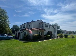 14 Potomac Ct #14, Coram, NY 11727