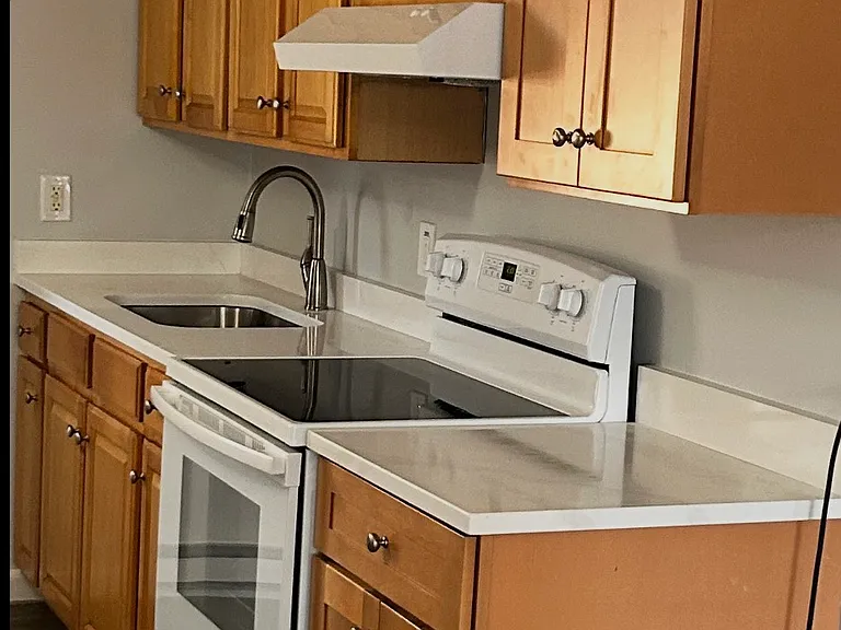 10 Nestor St #8 — Photo 8