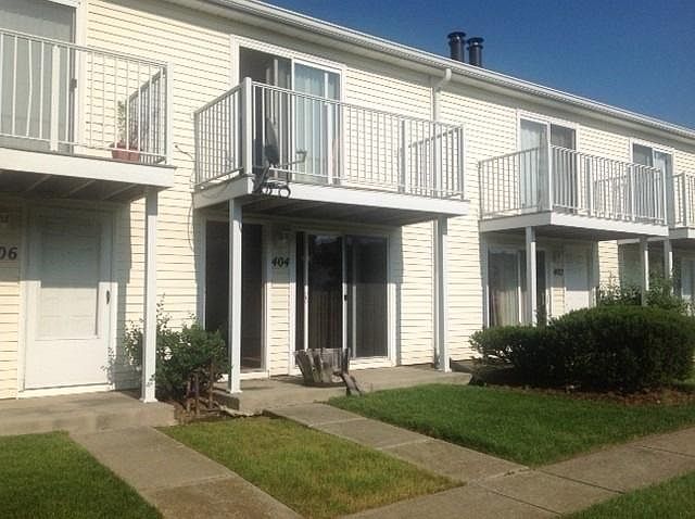 1st image of 404 Meadow Green Ln
