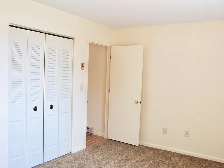936 Vine St — Photo 12