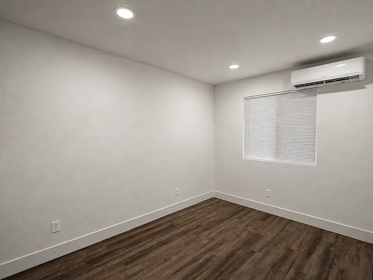 8840 San Vicente Ave — Photo 12