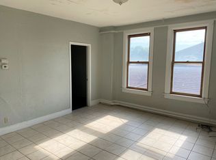 920 W 5th St #1/2, Winona, MN 55987
