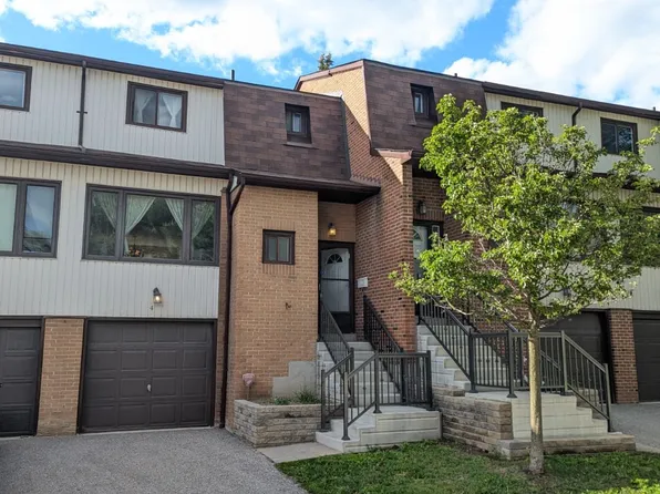 765 Oklahoma Dr #4, Pickering, ON L1W 3C9