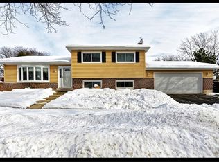 923 S Prospect St, Wheaton, IL 60189