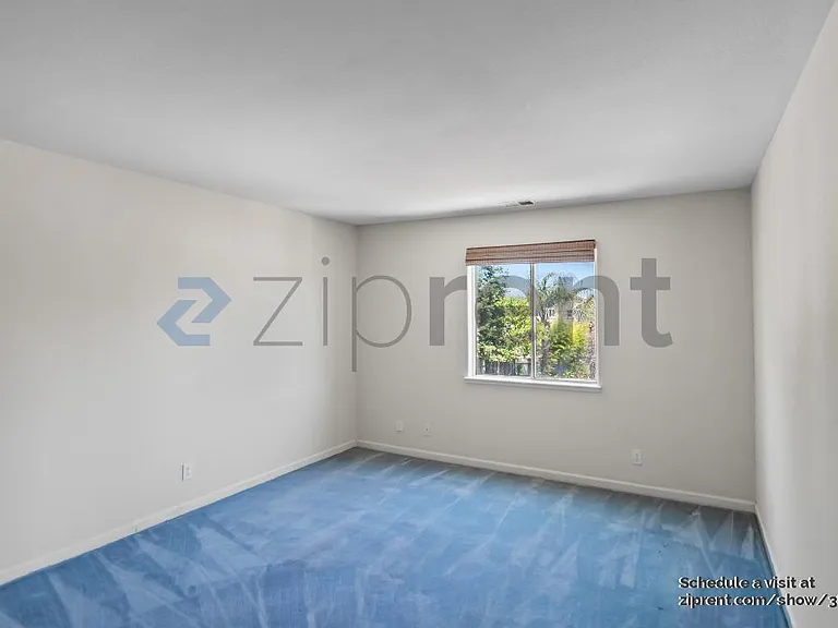 19 Lowell Ct — Photo 32