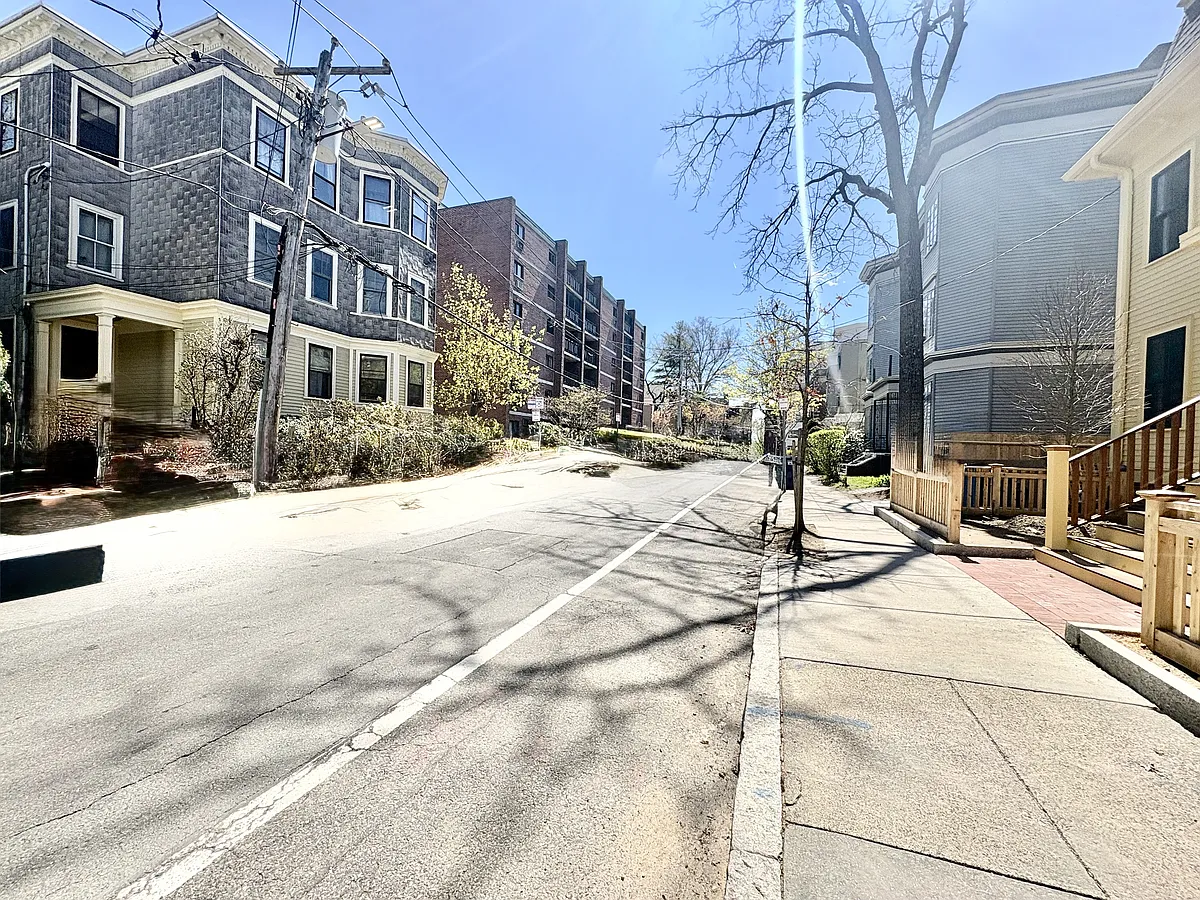 Building Photo - 12-16 Ellery St #306