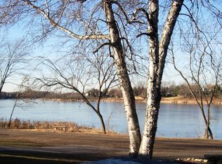 2412 37th St, Des Moines, IA 50310