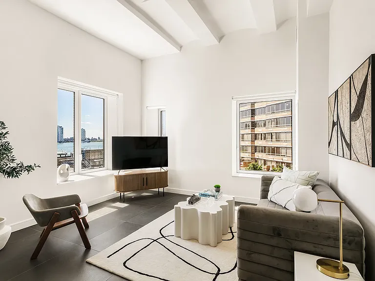 650 1st Ave #8M — Photo 1