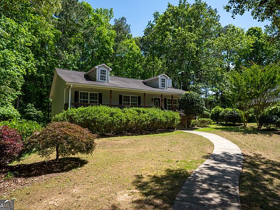 2nd image of 80 Alloway Dr