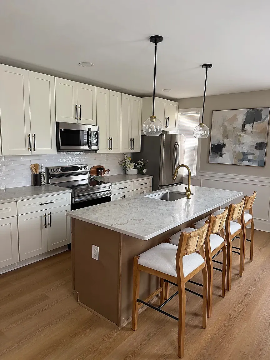 4 bed, 1440 sqft, $2,500 — Photo 3