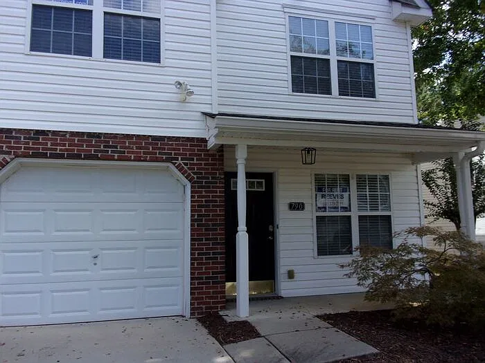 2 bed, 2.5 bath, 1513 sqft, $2,100 — Photo 3