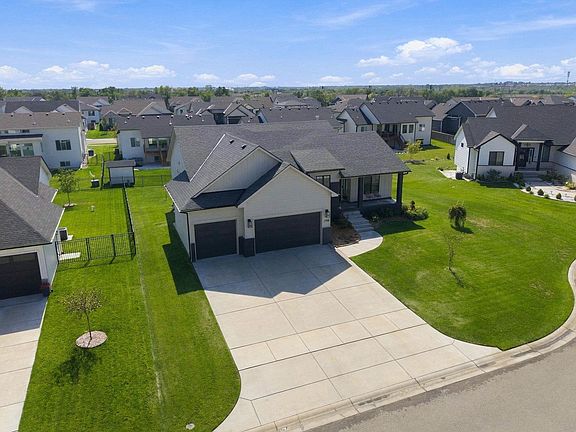 2nd image of 2709 N Eagle Ct
