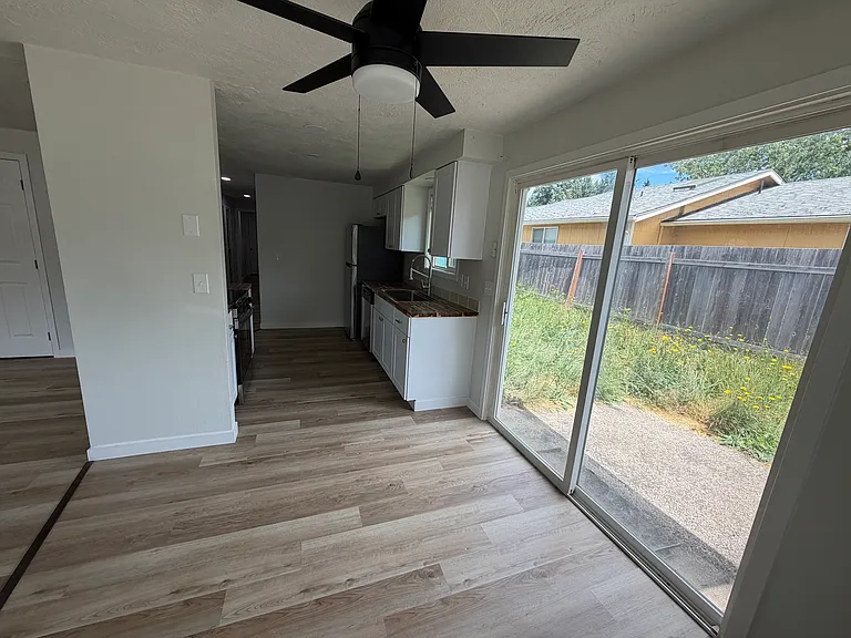 24883 Dunham Ave — Photo 4