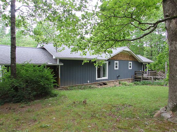 3rd image of 403 Lakeview Dr