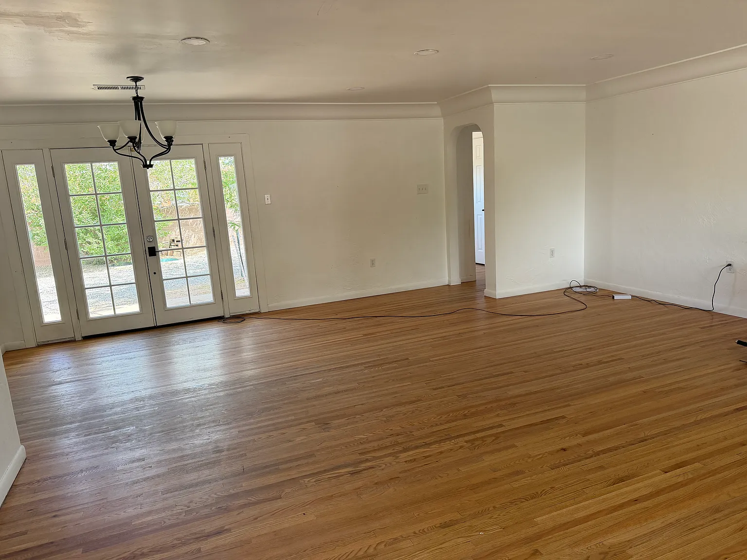 3 bed, 2100 sqft, $2,100 — Photo 2