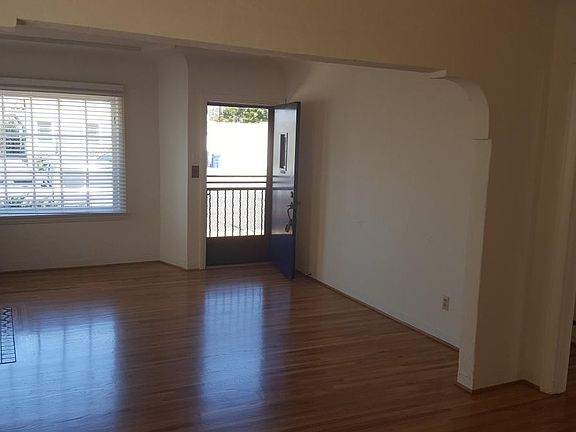 5th image of 2327 Monroe Ave