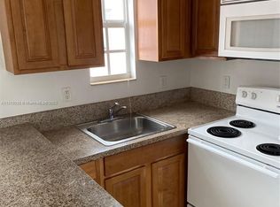 7130 Rue Versailles APT 3, Miami Beach, FL 33141