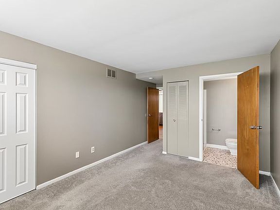 5th image of 1525 Amherst Manor Dr APT 108