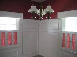 225 Race St, Ravenswood, WV